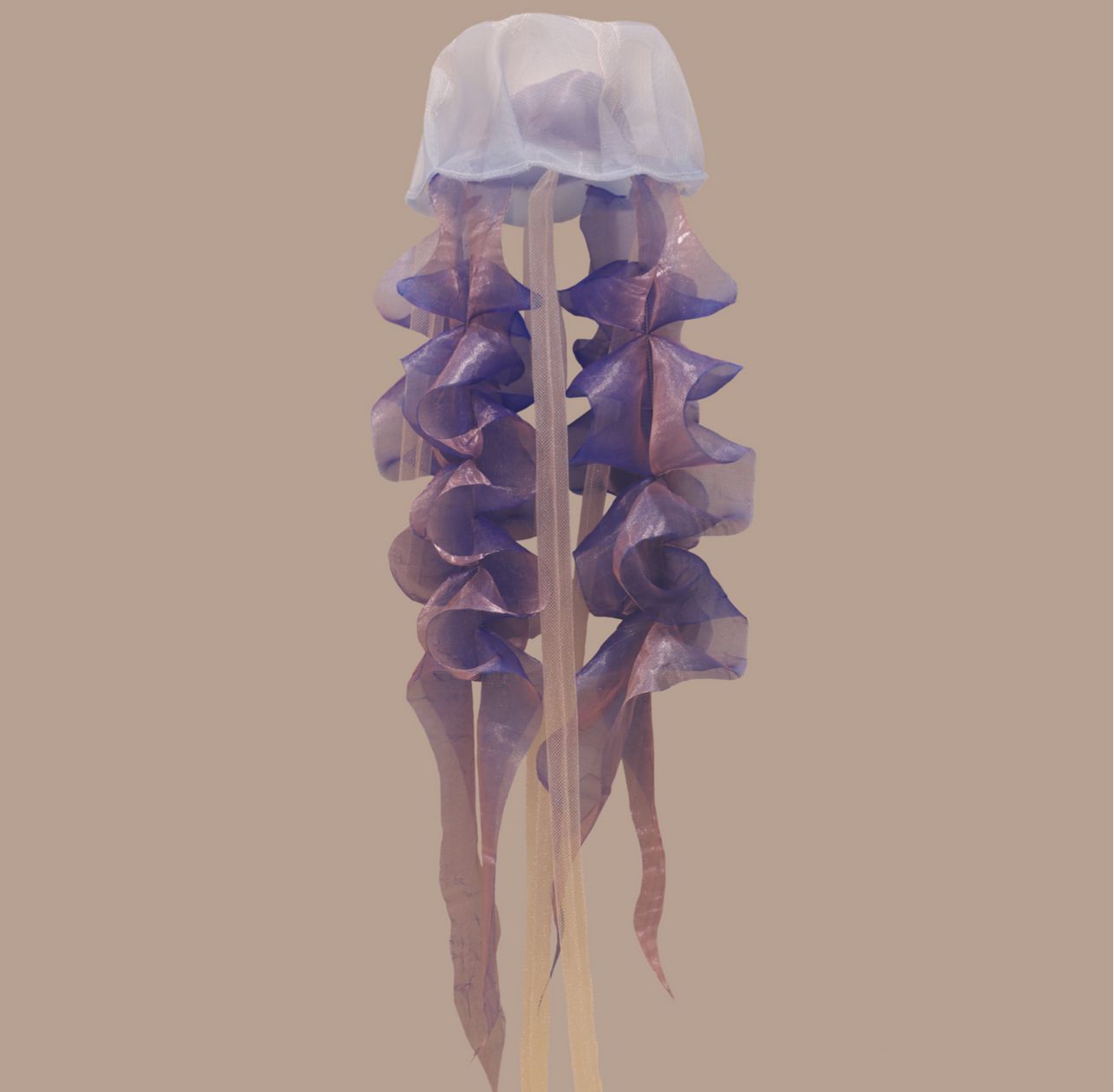 Title: Jellyfish 11 Year: 2019 Mediums: Fabric Size: 17 cm x 66 cm
