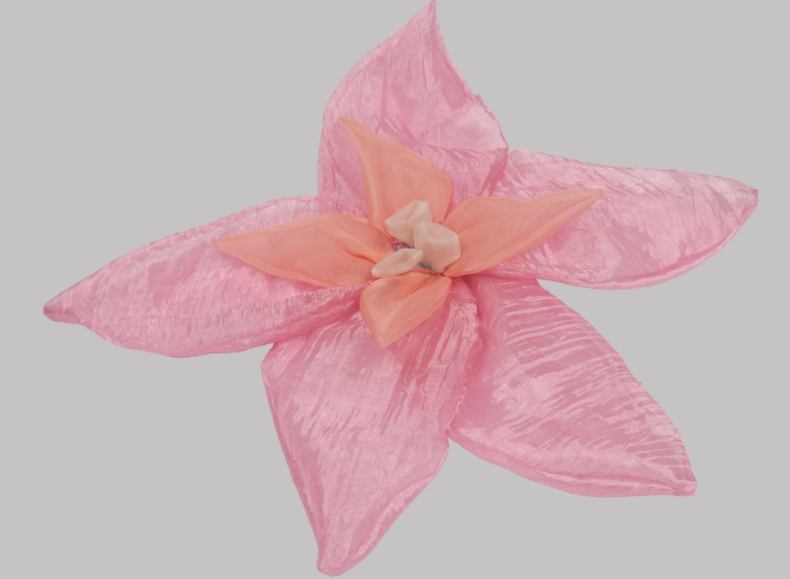 Title: Flower 4 Year: 2021 Mediums: Fabric Size: 50 cm x 50 cm